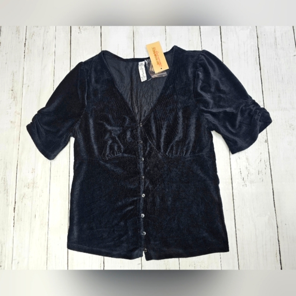 NEW American Rag Top Black Velvet Ribbed Ruched Short Sleeves Blouse Vneck Soft - Picture 8 of 14
